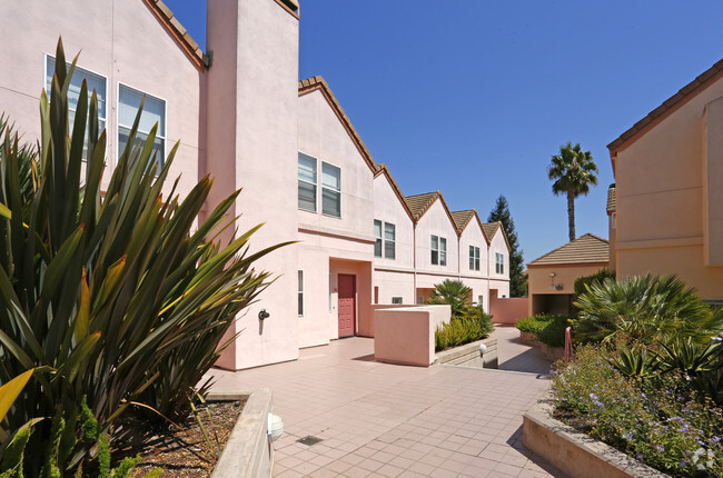 Building Photo - Stevens Creek Villas