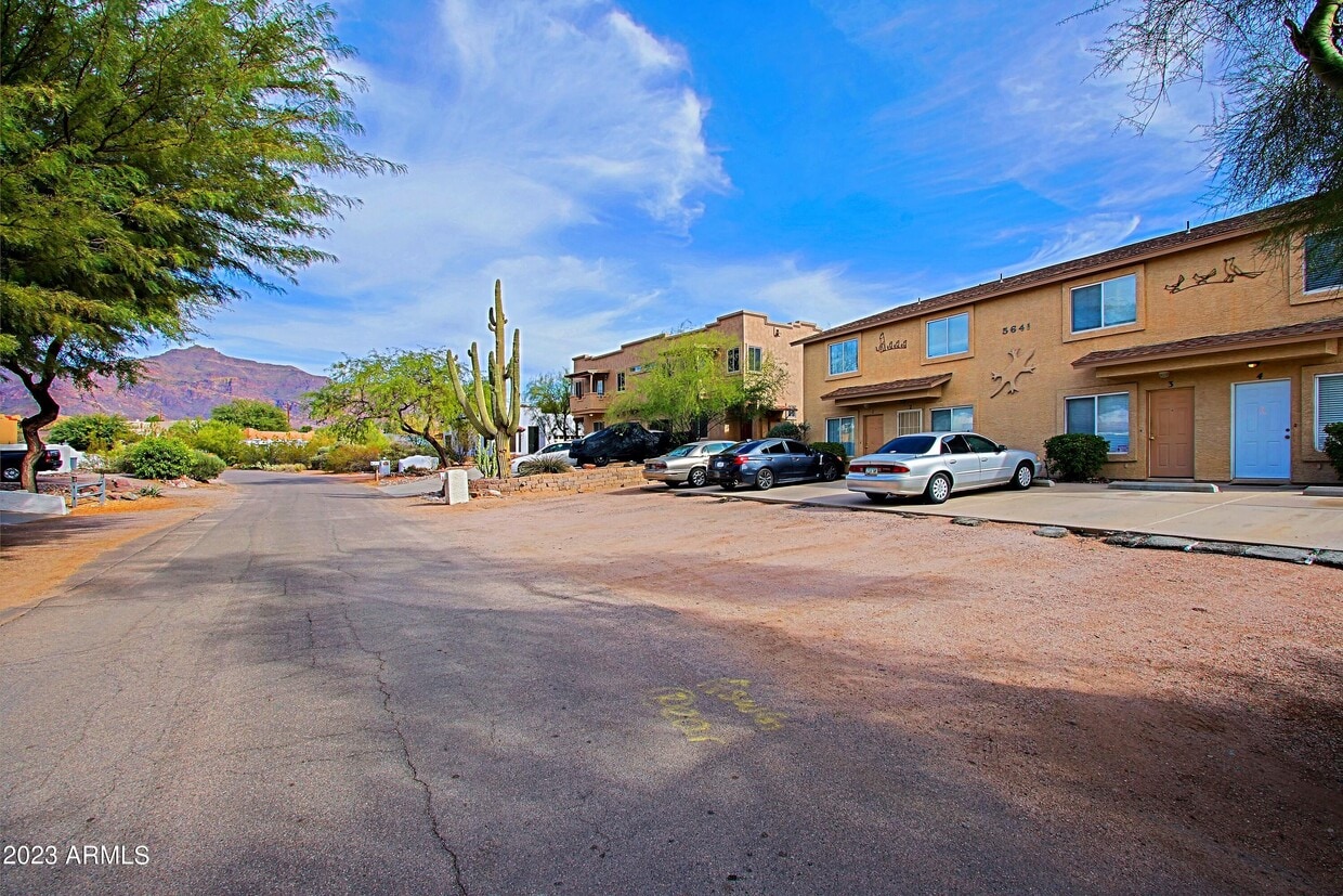 5641 S Jacaranda Rd, Gold Canyon, AZ 85118 Townhome Rentals in Gold