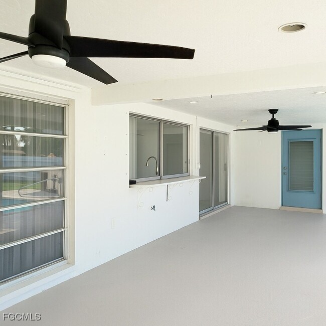 Foto del edificio - 204 El Dorado Pkwy W