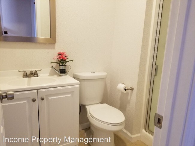 Building Photo - 3 br, 2.5 bath House - 2829 Irwin Ave