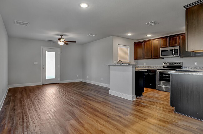 Foto del edificio - 2739 W Washington St