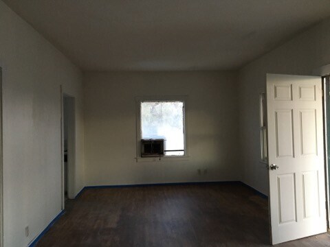 Building Photo - Aster