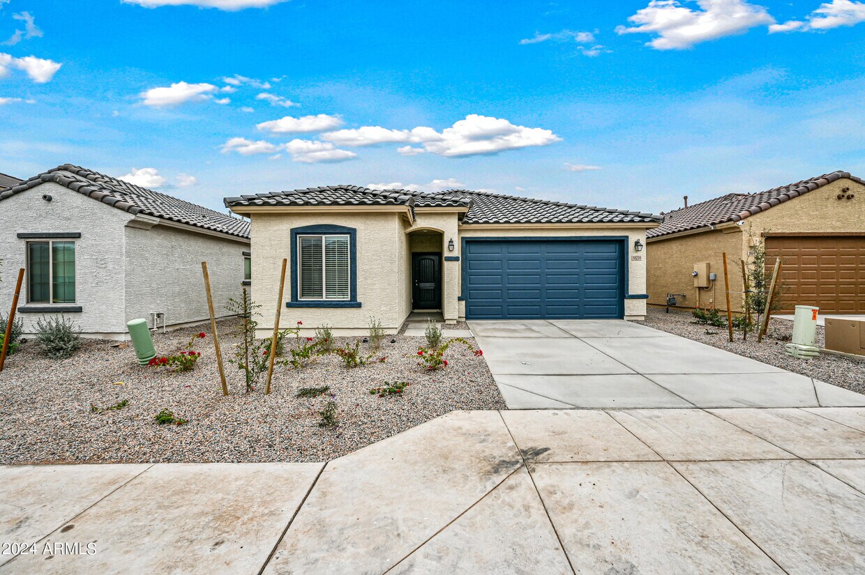 Primary Photo - 18259 N Presley Ln