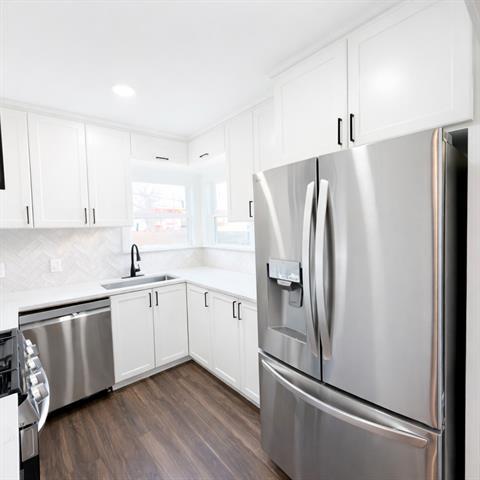 Foto del edificio - 2744 Ryan Ave