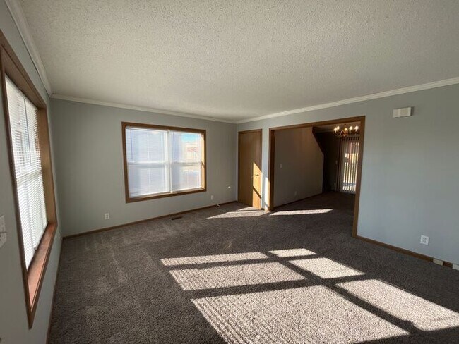 Foto del edificio - Spacious duplex in Liberty!