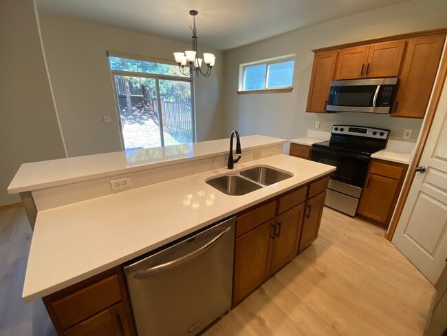 Cocina - 18072 Meadow Ave