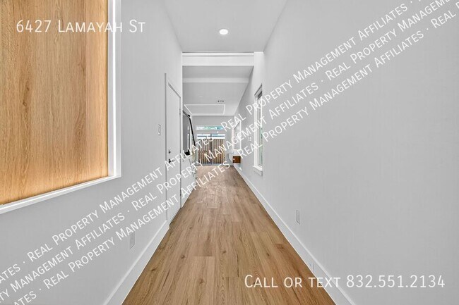 Foto del edificio - 6427 Lamayah St