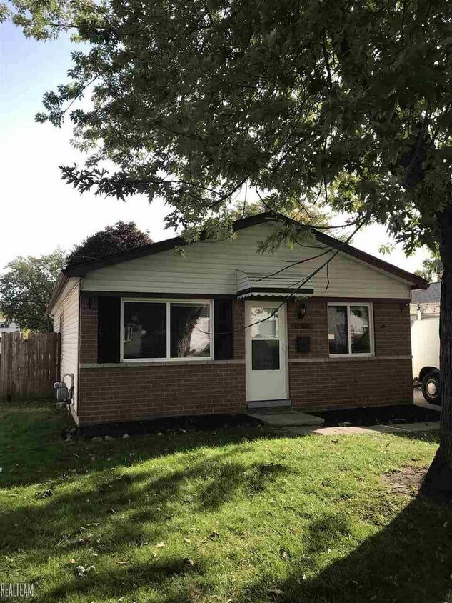 Primary Photo - 27848 Van Howe St