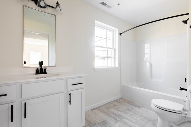 Building Photo - Peach Alley Commons