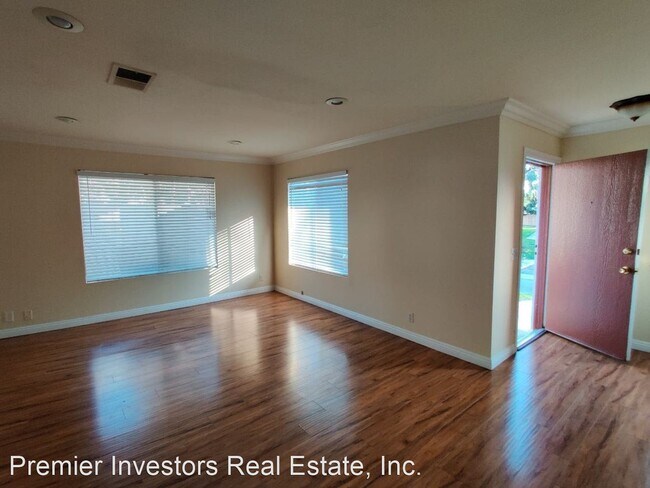 Building Photo - 3 br, 2.5 bath House - 1226 S Cypress Ave #A