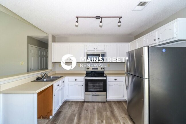 Building Photo - 3 Bedroom Pet-Friendly Home in Cordova, TN with Main Street Renewal