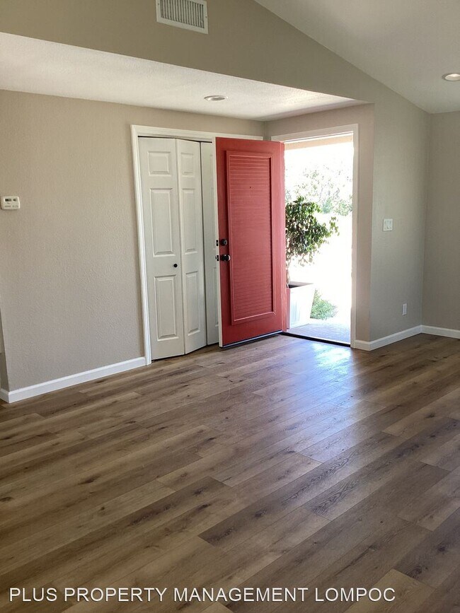 Building Photo - 3 br, 1.5 bath House - 3669 Via Orilla