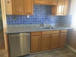 Building Photo - 55 Moreland St