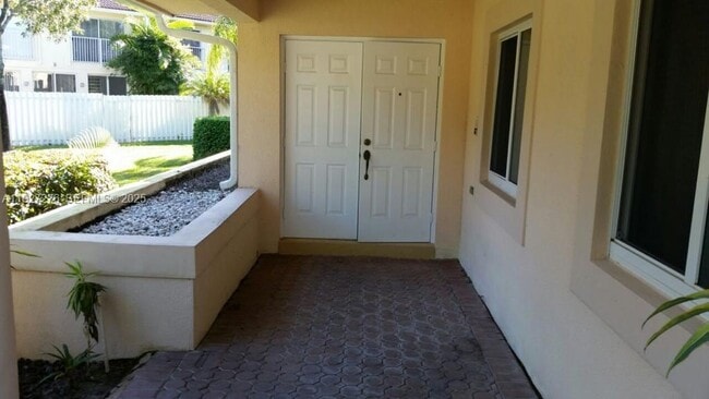 Building Photo - 10136 NW 43rd Terrace