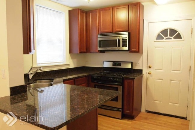 Building Photo - 5232 N Campbell Ave