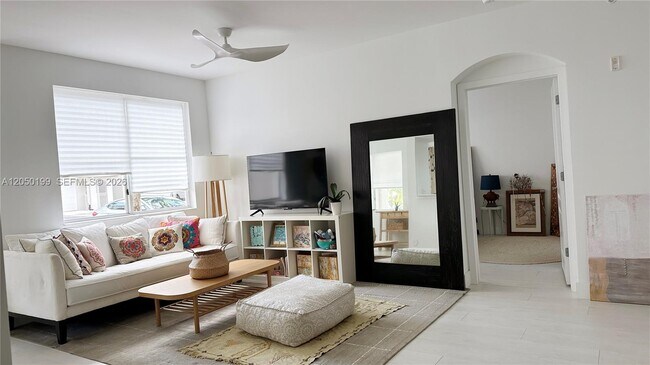 Building Photo - 11018 Legacy Dr