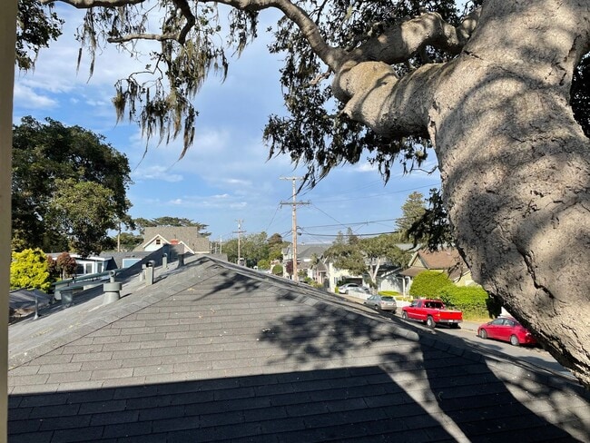 Building Photo - Available Soon! Two Bedroom with Bonus Room in Pacific Grove!