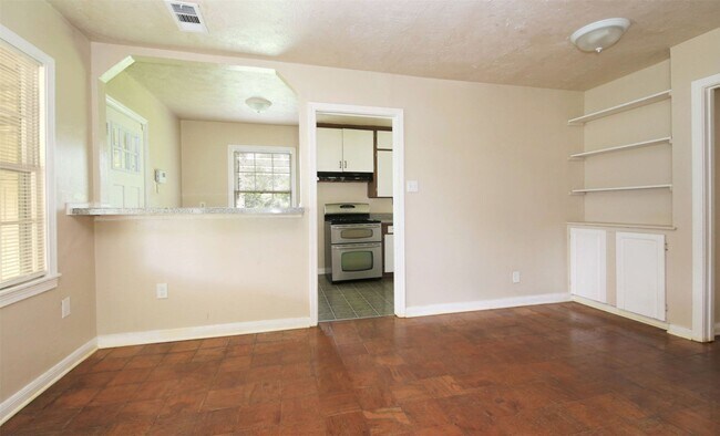 Foto del edificio - 5137 Chennault Rd