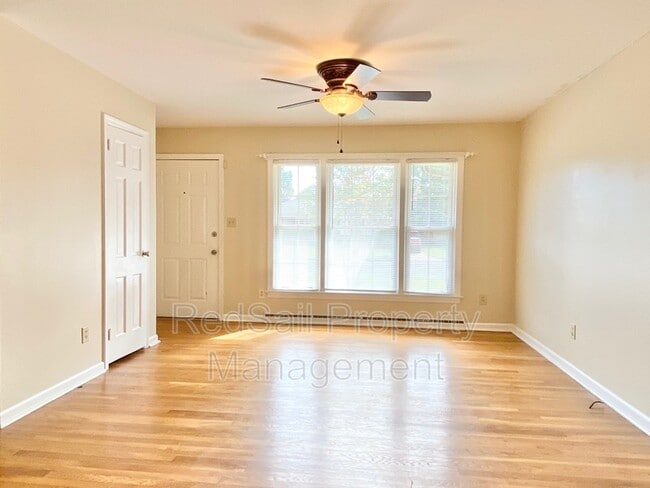 Photo - 729 Milton Dr House