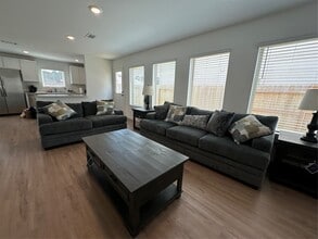 Building Photo - 21042 Longeni Dr
