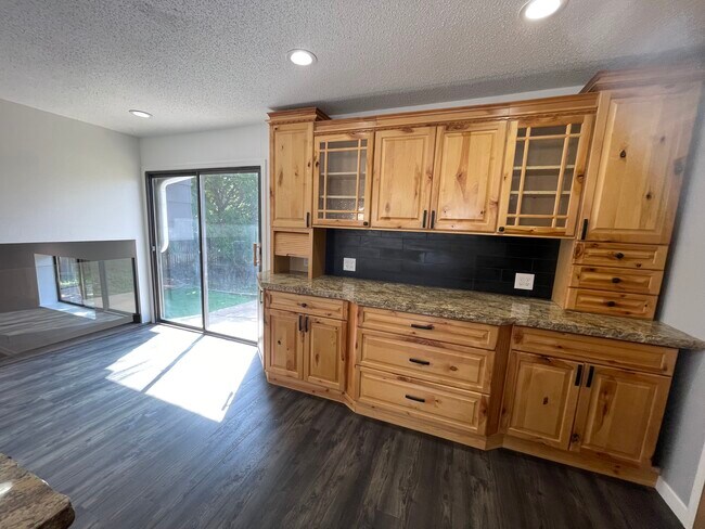 Photo - 4620 S Garrison St House