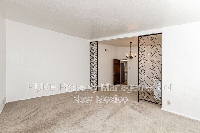 Foto del edificio - 12321 Constitution Ave NE