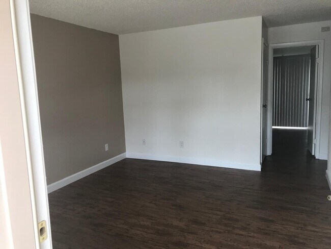 Foto del edificio - 2225 N Howard St