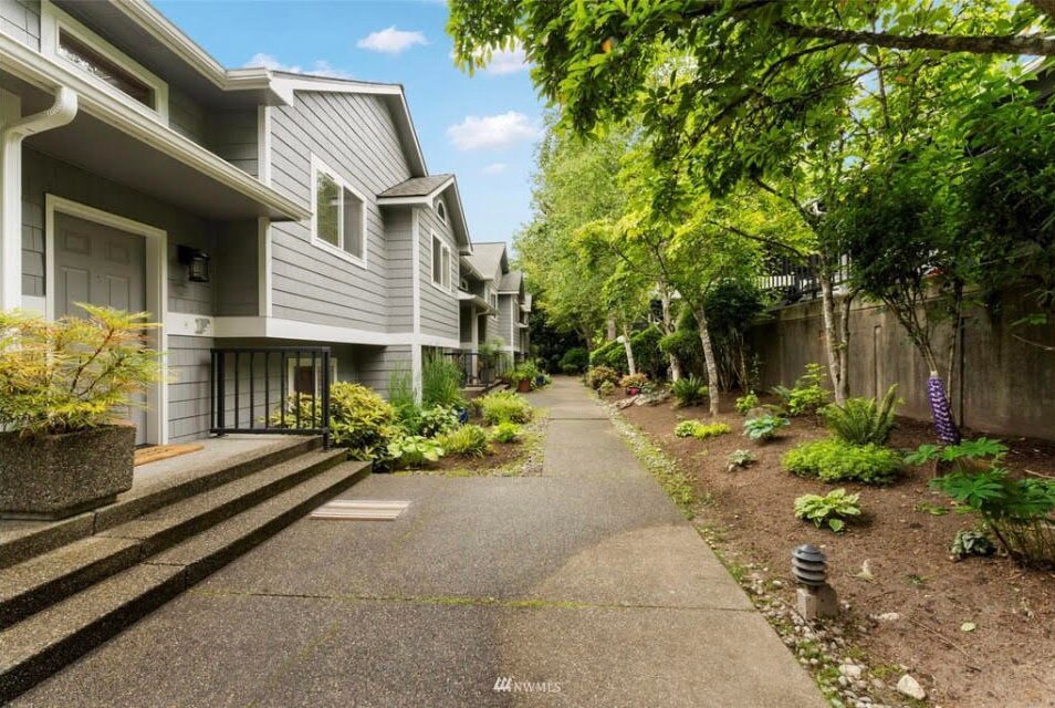 Primary Photo - 19905 4th Ave NE