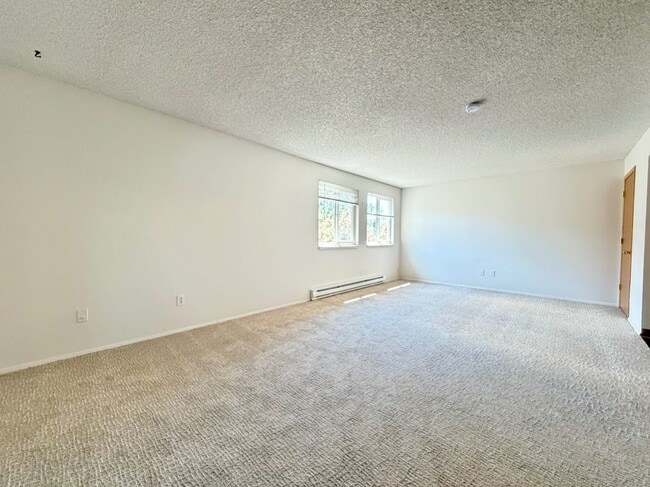 Building Photo - 10525 Midvale Ave N