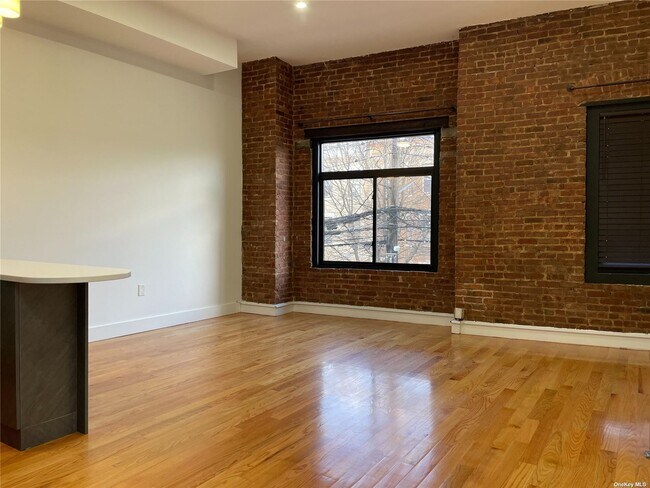 Building Photo - 262 Ridgewood Ave