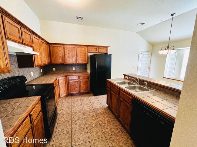 Building Photo - 4 br, 2 bath House - 1829 Creekside Dr