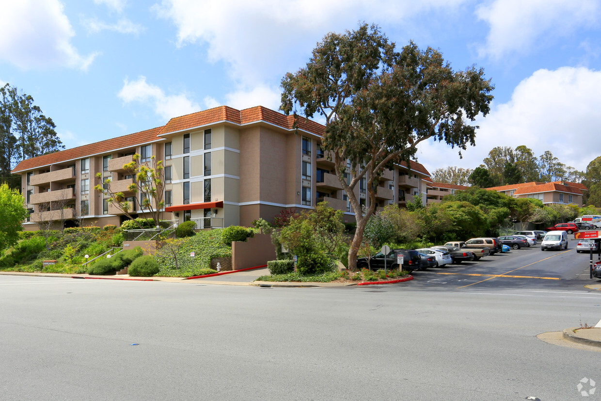 Primary Photo - Cherry Avenue Villas