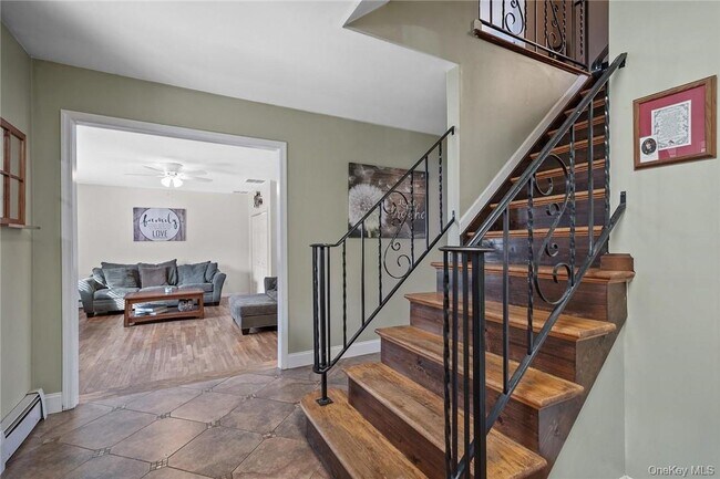 Foto del edificio - 94 Peddler Hill Rd