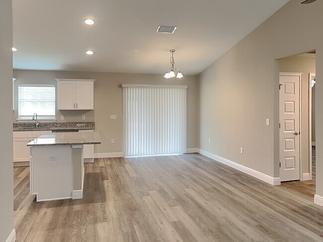 Foto del edificio - 8520 N Sussex Dr