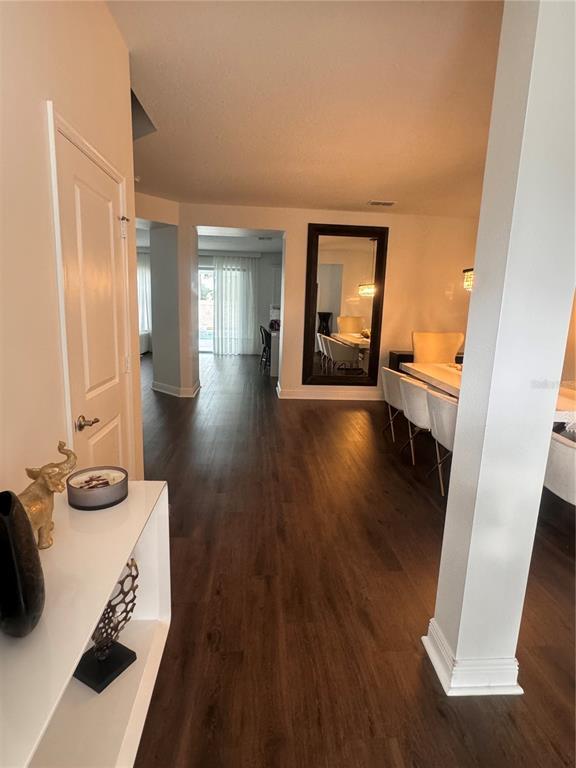 Foto del edificio - 11737 Verrazano Dr