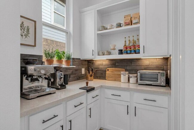 Building Photo - 2208 Inglenook Grv Dr