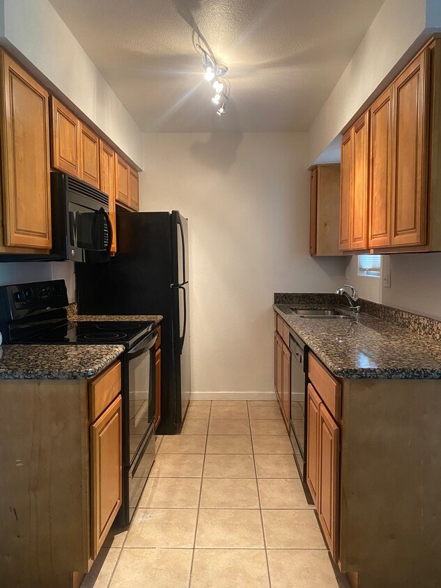Efficient galley-style kitchen - 5877 N Granite Reef Rd (Scottsdale, AZ)