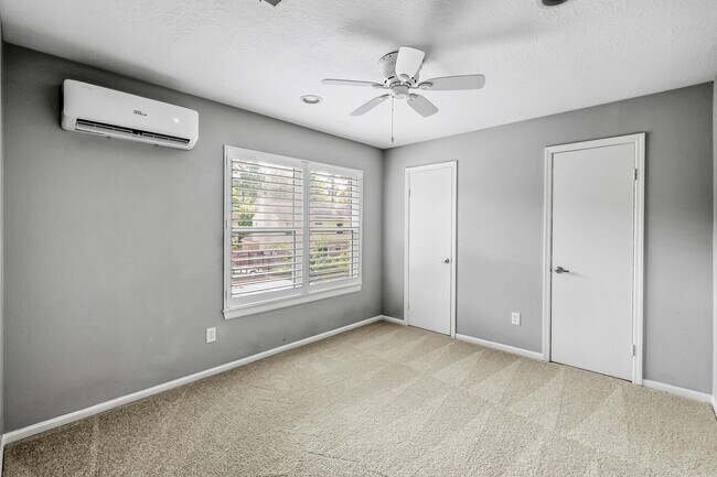 Foto del edificio - 30 Village Knoll Pl