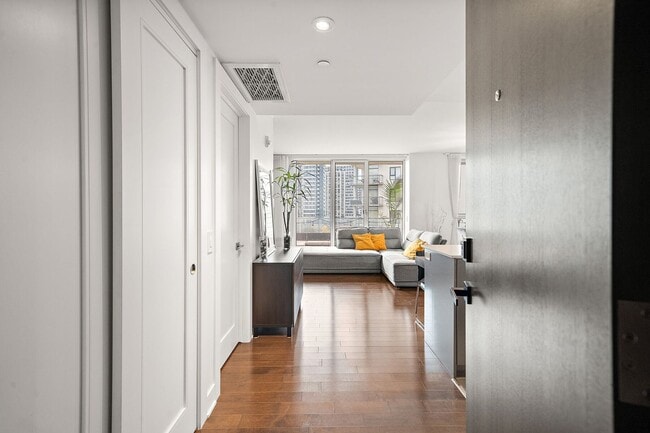 Building Photo - 4001 Rue Elsa-Triolet