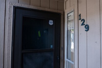 Building Photo - 3919 Fairmont Pkwy