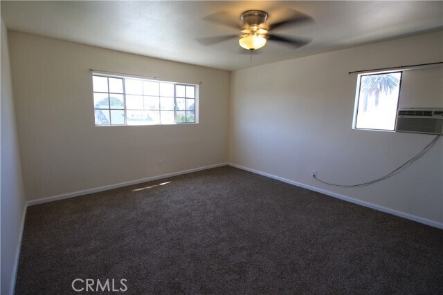 Building Photo - 1051 W 46th St