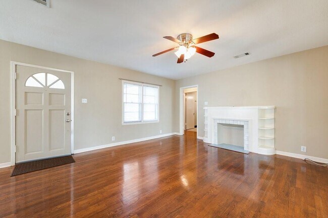 Foto del edificio - 1017 Ellingson Ln