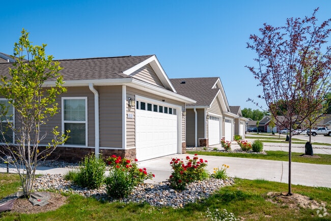 Building Photo - Redwood Rochester Hills