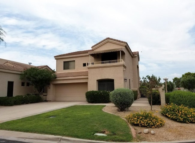 Building Photo - 8100 E Camelback Rd