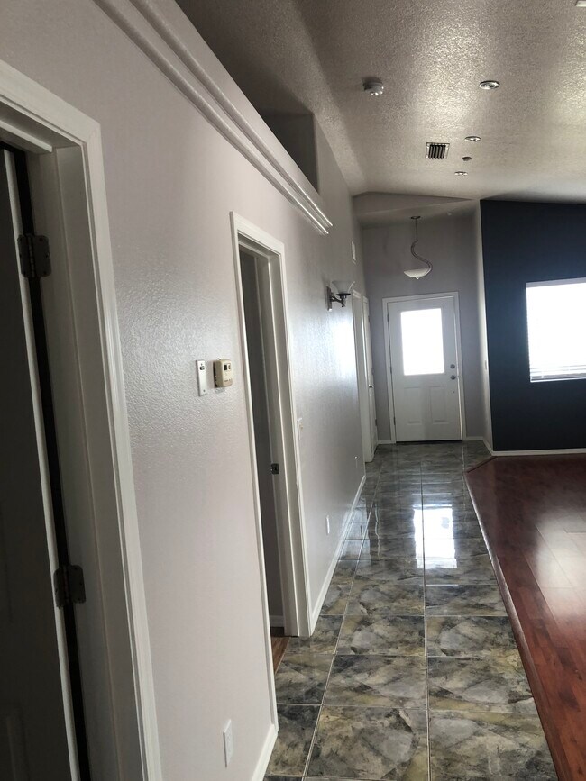 Foto del edificio - 3581 Bali Dr