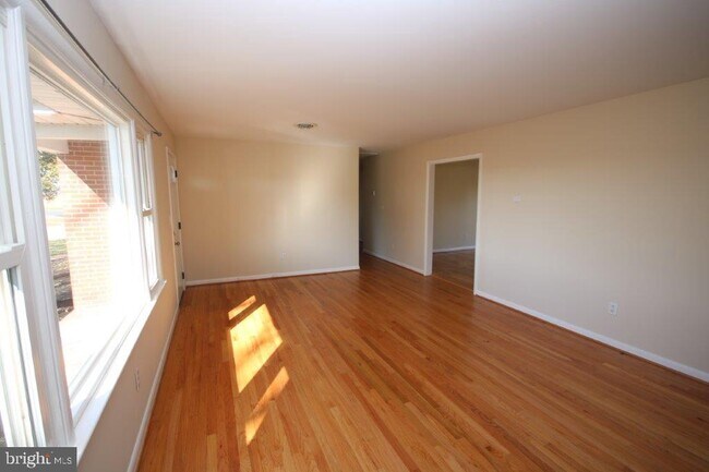 Foto del edificio - 3721 Koogler Rd