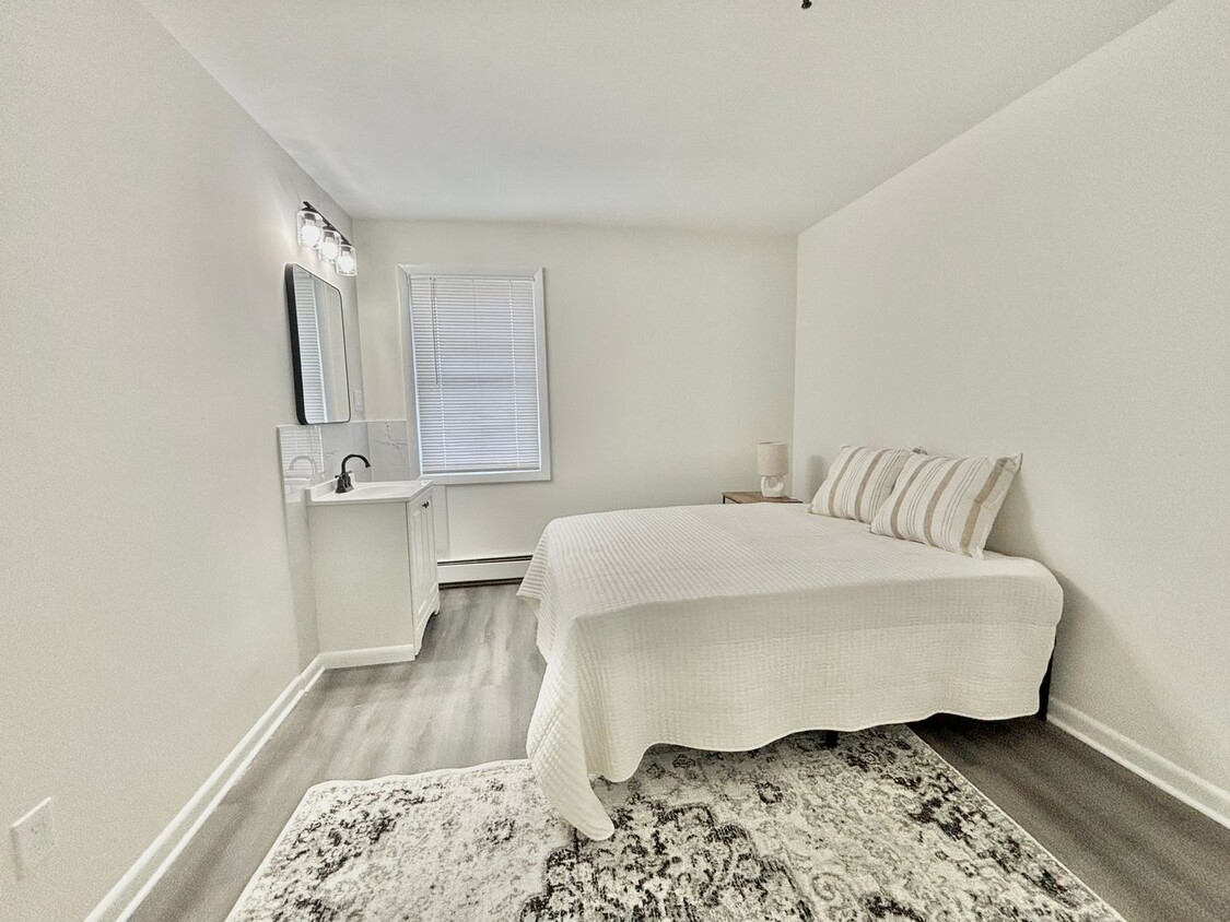 Primary Photo - Room for rent