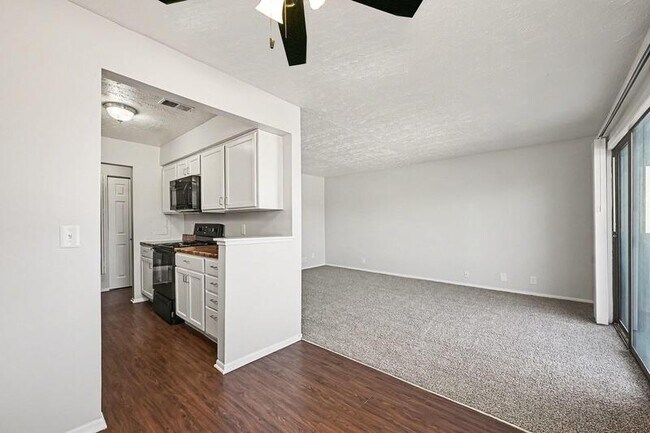 Foto del edificio - 11730 Arbor St