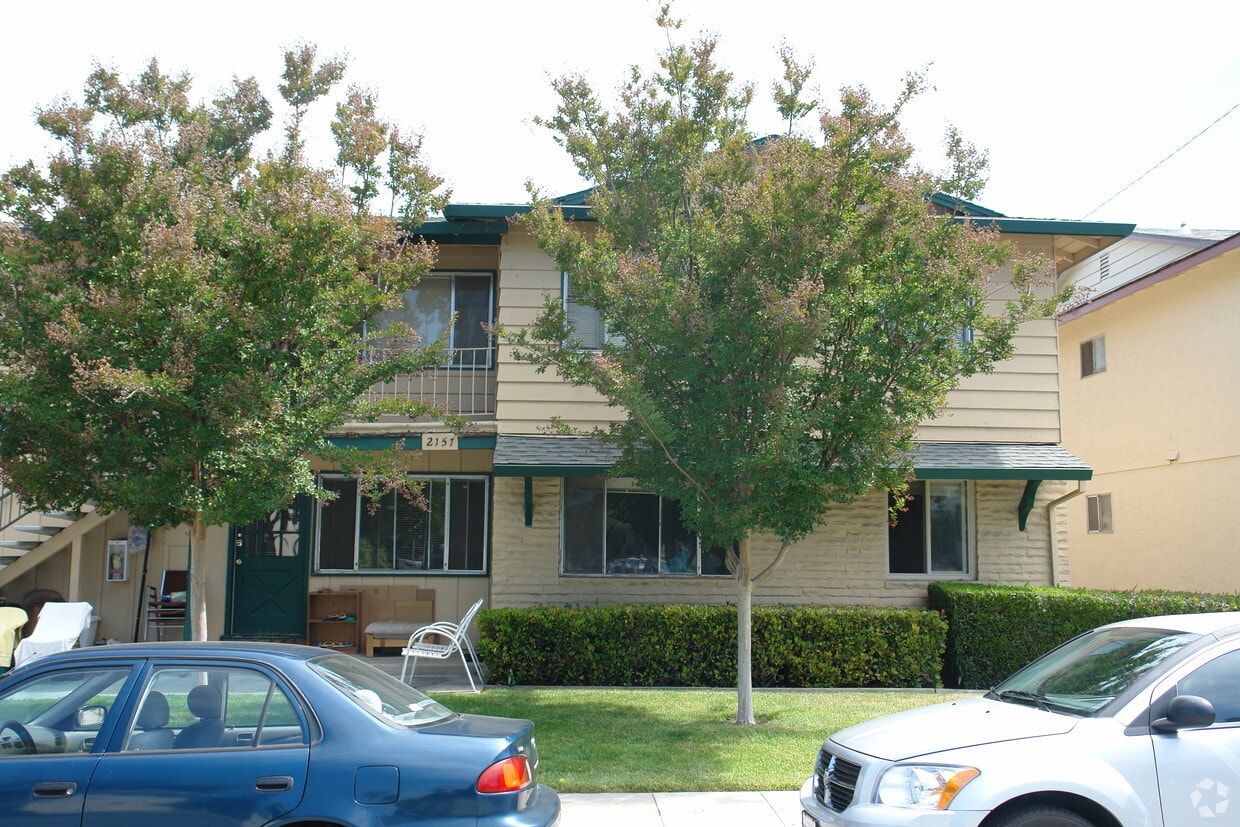 Building Photo - 2157 Pasetta Dr
