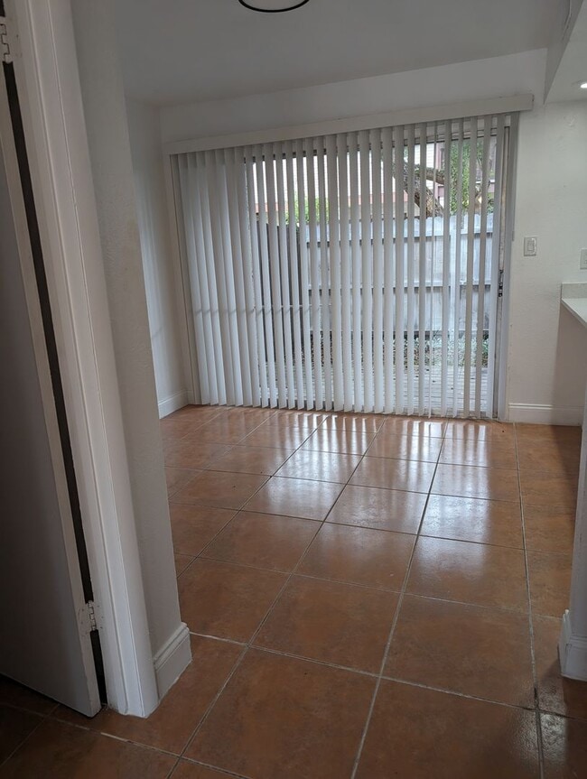 Foto del edificio - 2245 Lyme Bay Dr